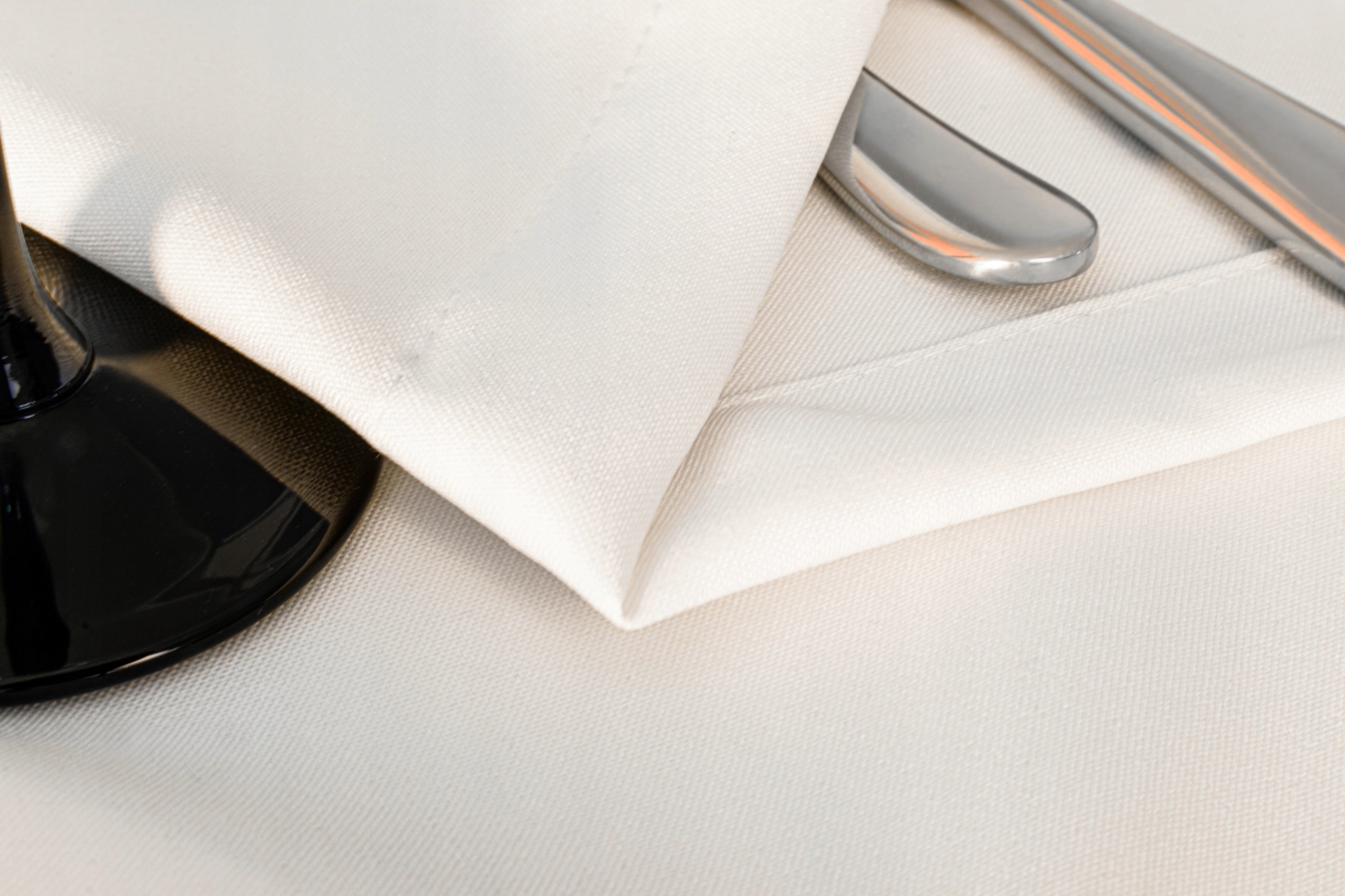 Obrus, 130x180 cm | Plumeri